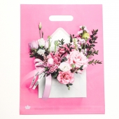 Розовый пакет с цветочным принтом и вырубной ручкой (40х31 см) - Сима-Ленд - купить с доставкой в Жуковском
