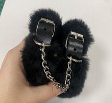 Черные наручники на цепи с меховой опушкой - Лунный свет - купить с доставкой в Жуковском