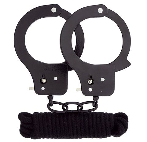 Чёрные наручники из листового металла в комплекте с веревкой BONDX METAL CUFFS LOVE ROPE SET - Dream Toys - купить с доставкой в Жуковском