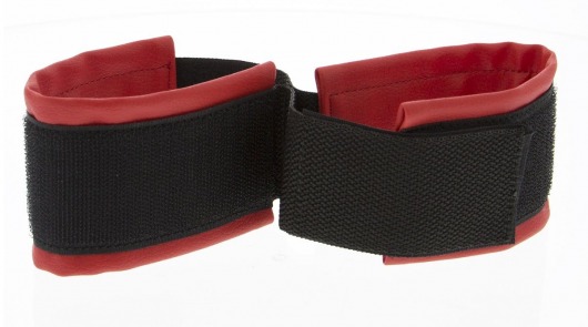 Полиуретановые манжеты для фиксации рук вместе Bound Together Wrist Restraints - Blush Novelties - купить с доставкой в Жуковском